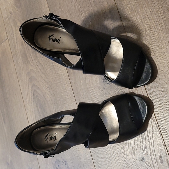 Heels - Picture 1 of 7
